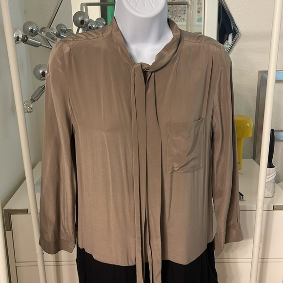 Broadway & Broome tan and black jumpsuit long sleeve 100% silk and rayon XS - Picture 3 of 8